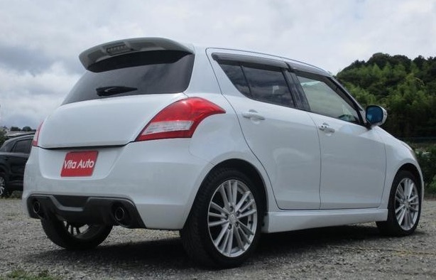 2013 SUZUKI SWIFT